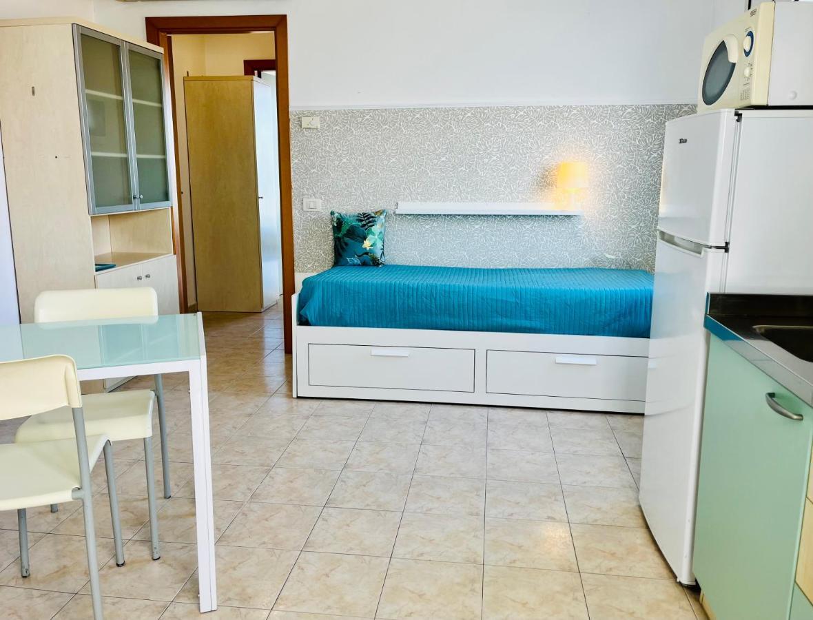 Residence Frontemare Rimini Esterno foto