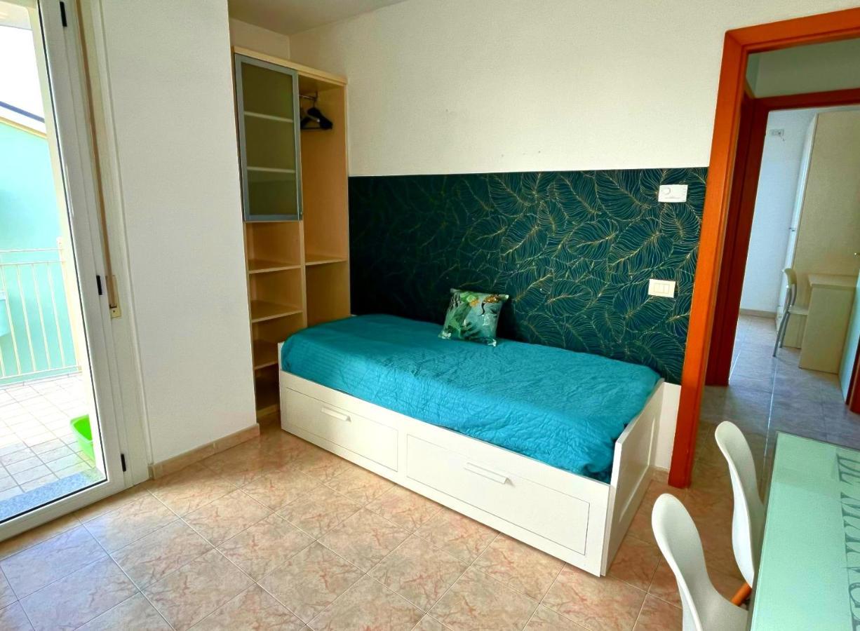 Residence Frontemare Rimini Esterno foto