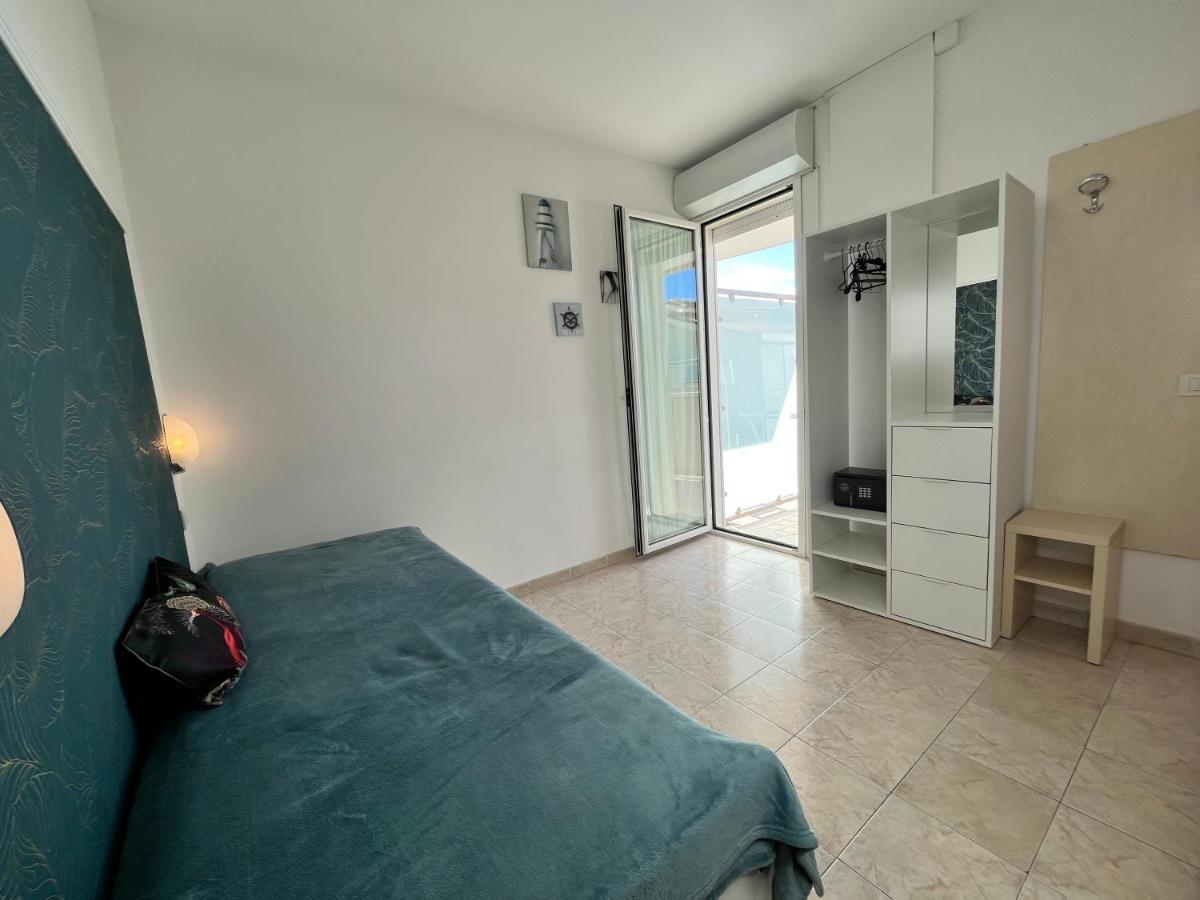 Residence Frontemare Rimini Esterno foto