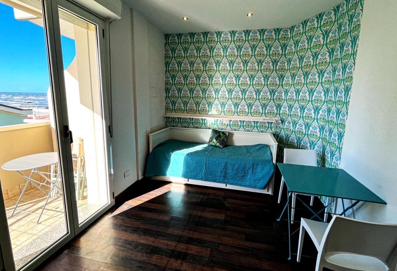 Residence Frontemare Rimini Esterno foto