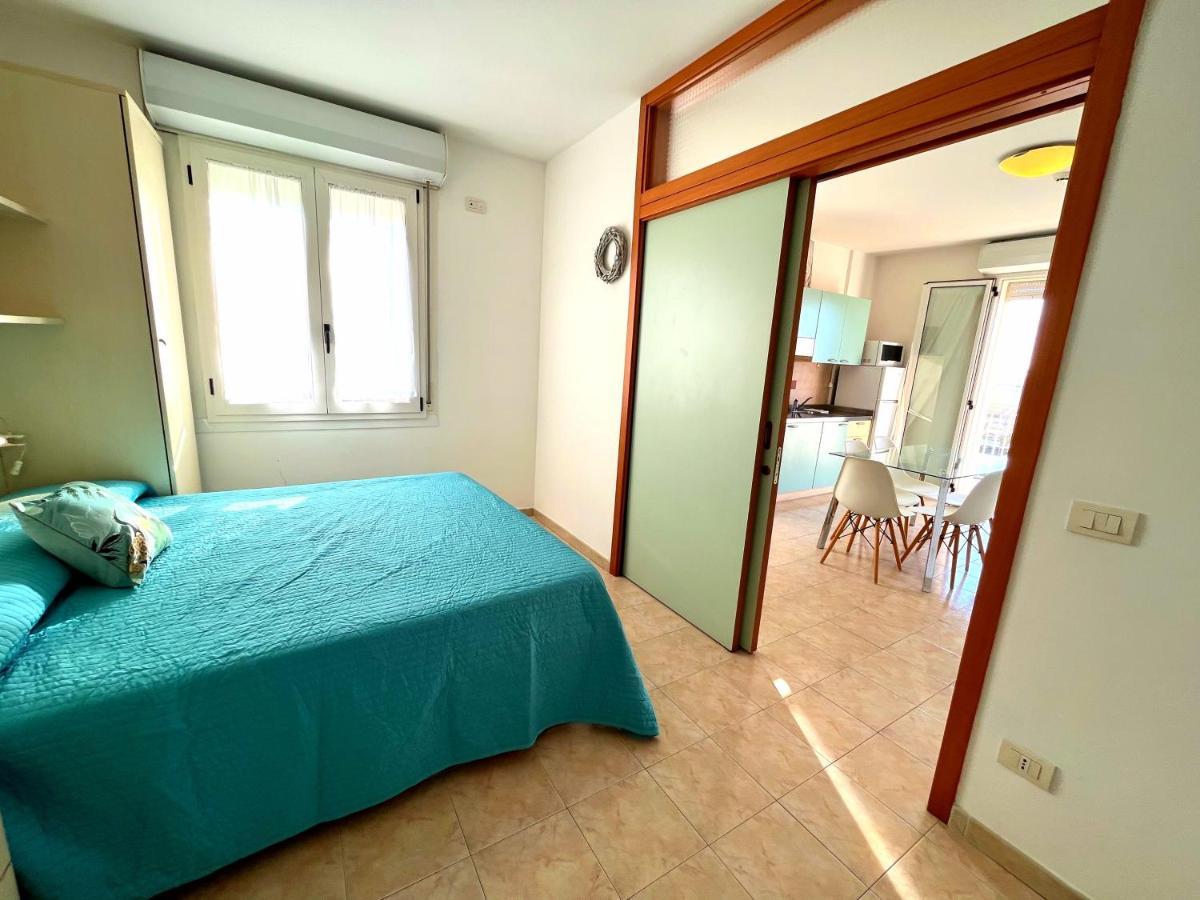 Residence Frontemare Rimini Esterno foto