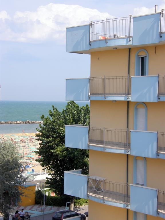 Residence Frontemare Rimini Esterno foto