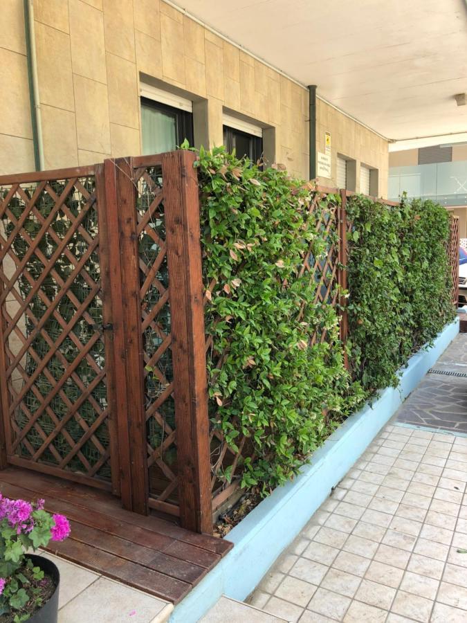 Residence Frontemare Rimini Esterno foto